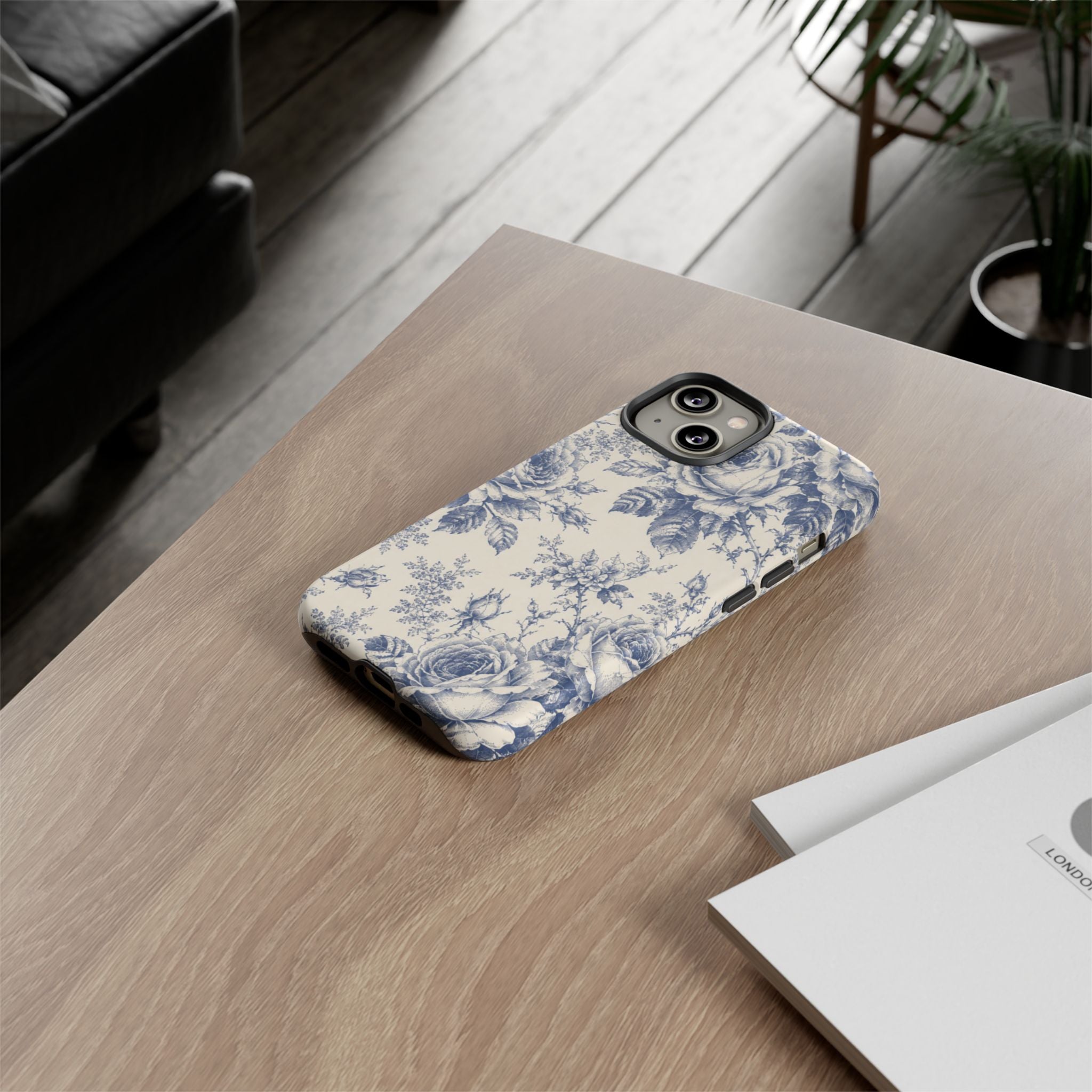 La Roseraie Phone Case