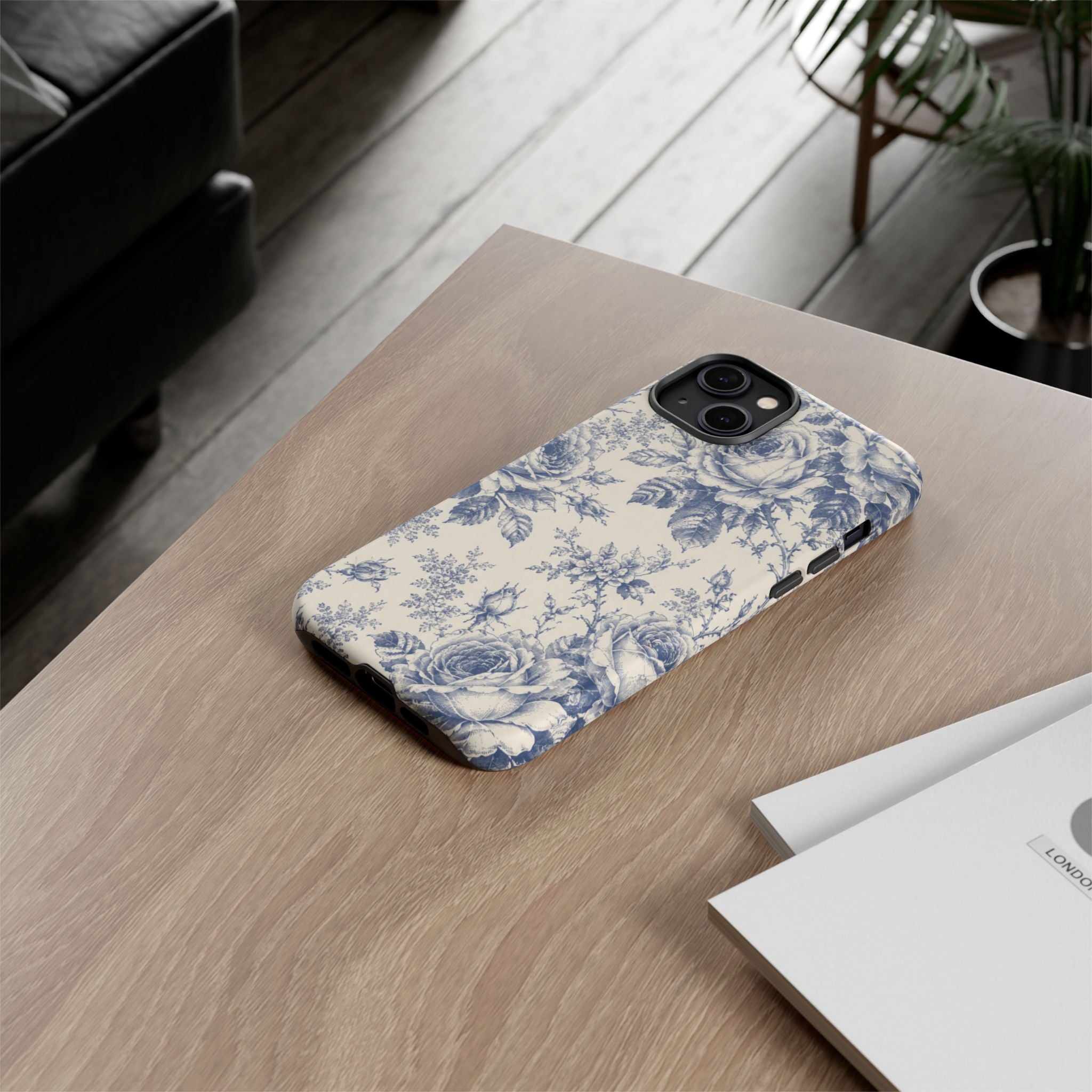 La Roseraie Phone Case